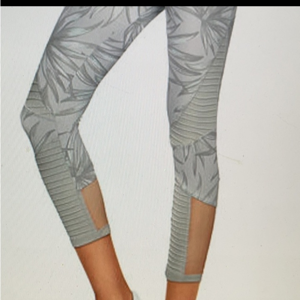 Victoria’s Secret Pink palm leaves ultimate moto ankle leggings pants size XS